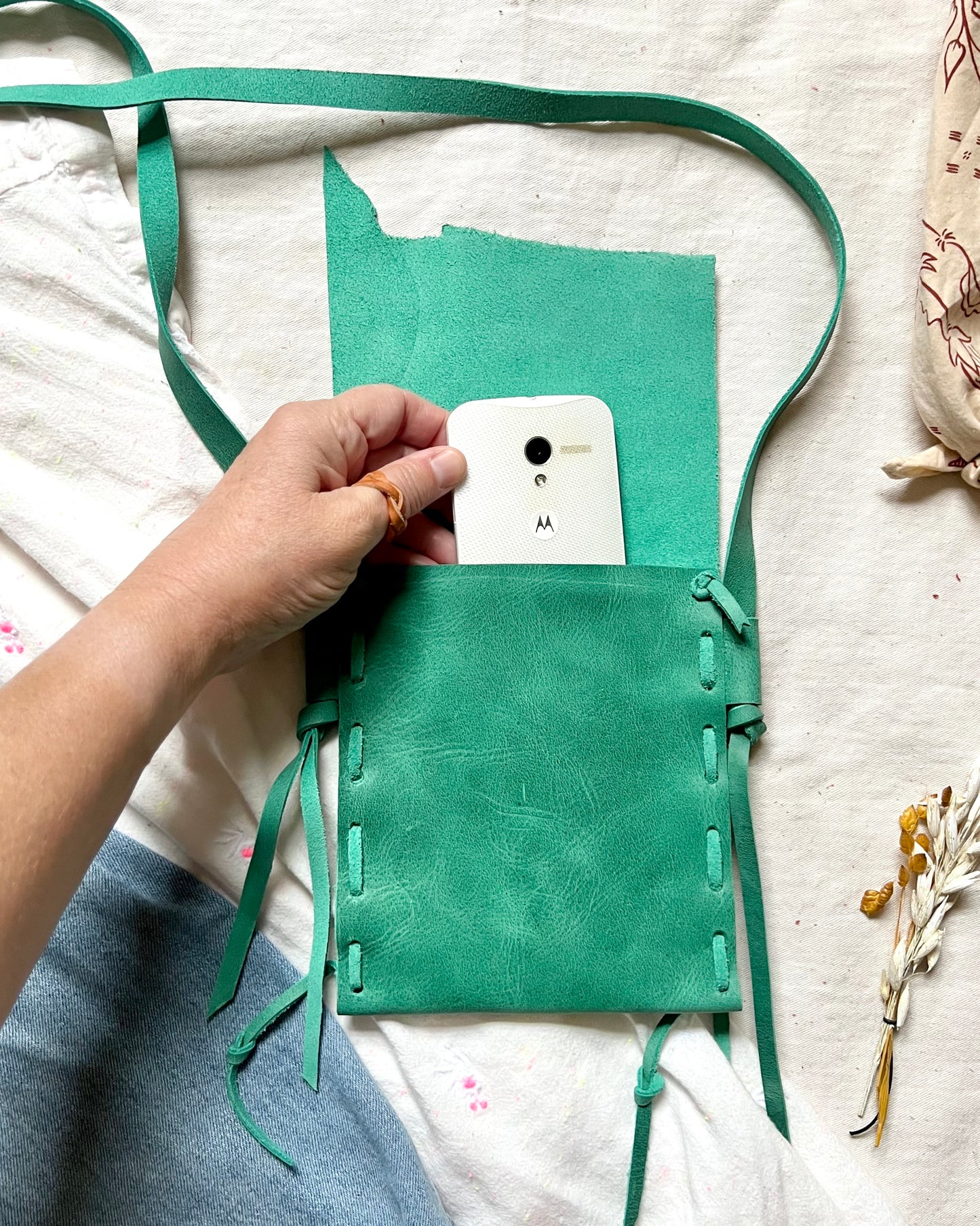 Nora Phone Pouch – Compact Leather Crossbody, Small-Batch